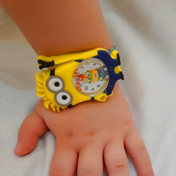 ساعت مچی عقربه ای بچگانه مدل مینیون کد 01