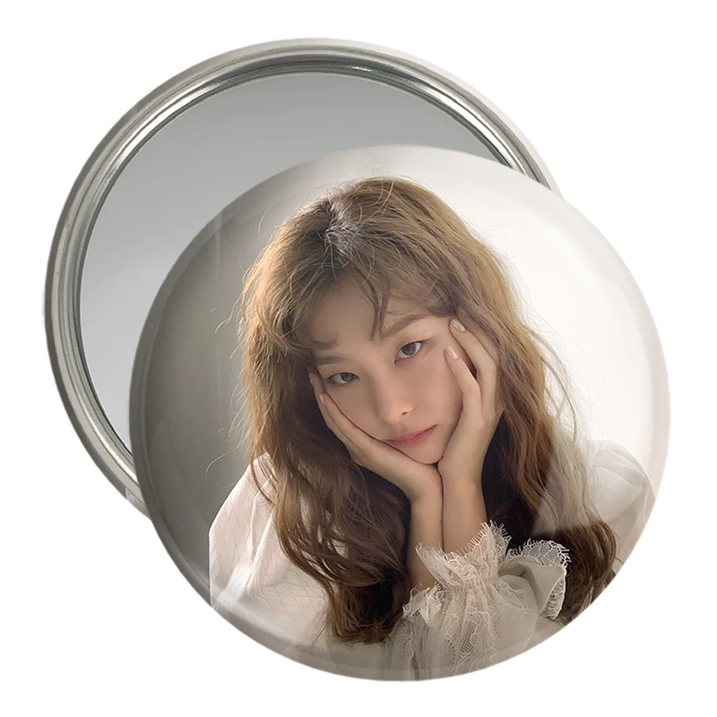 آینه جیبی خندالو مدل سولگی گروه رد ولوت Red Velvet  کد 19618