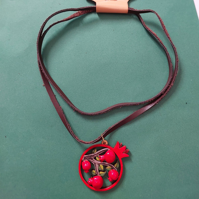 گردنبند زنانه مدل چوبی طرح انار یلدا کد NC041 گردنبند زنانه مدل چوبی طرح انار یلدا کد NC041