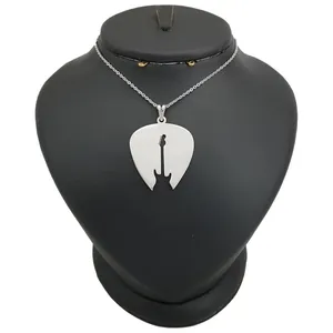 گردنبند نقره مردانه ترمه ۱ طرح گیتار کد mas 00415