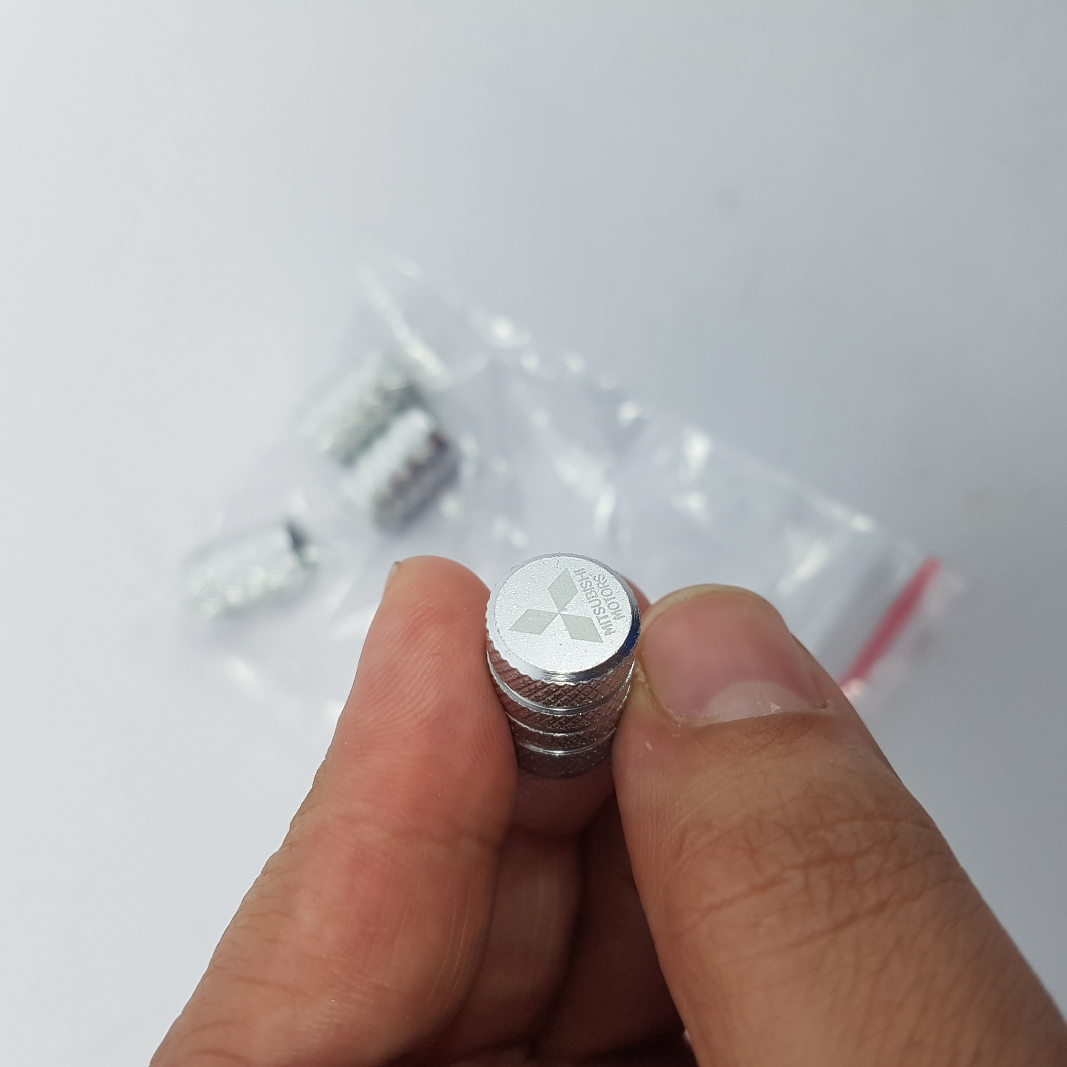 سروالف خودرو میتسوبیشی  کد Mitso2L-Sil2025 مجموعه 4 عددی