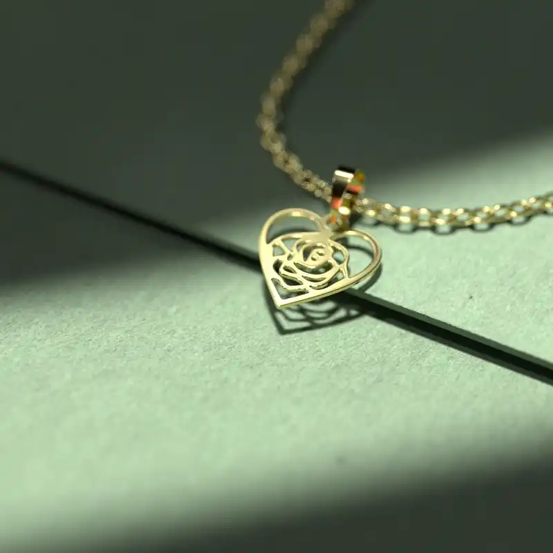 گردنبند طلا 18 عیار زنانه مدوپد مدل طرح قلب و گل کد MM1227