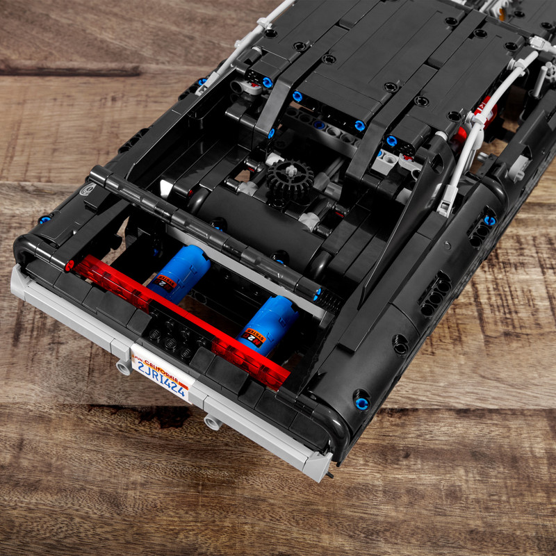 لگو سری Technic مدل Dom’s Dodge Charger 42111