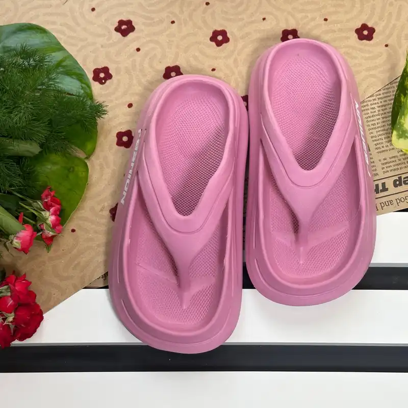 دمپایی لاانگشتی زنانه مدل نگار