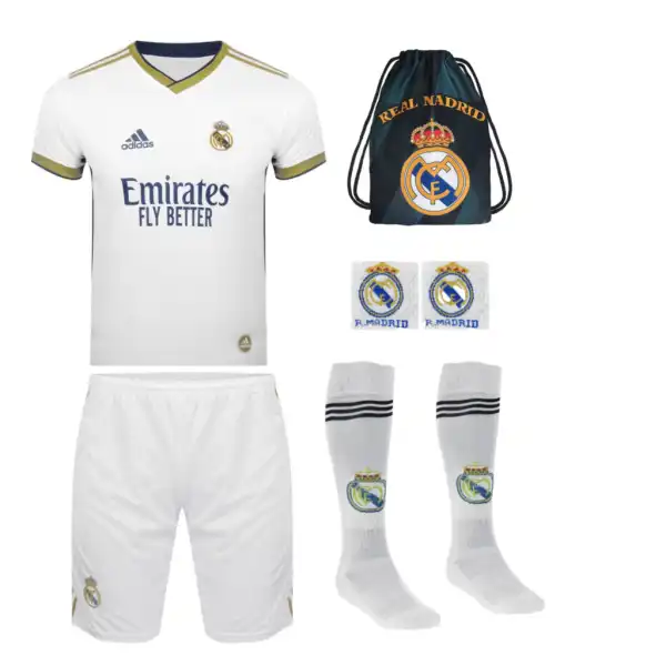ست شش تکه لباس ورزشی پسرانه مدل رئال مادرید طرح وینیسیوس 2024