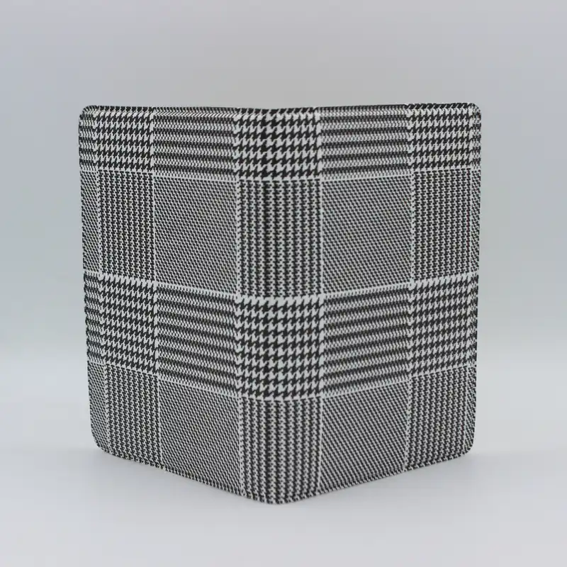 جلد پاسپورت مدل پیچازی کد IDM590