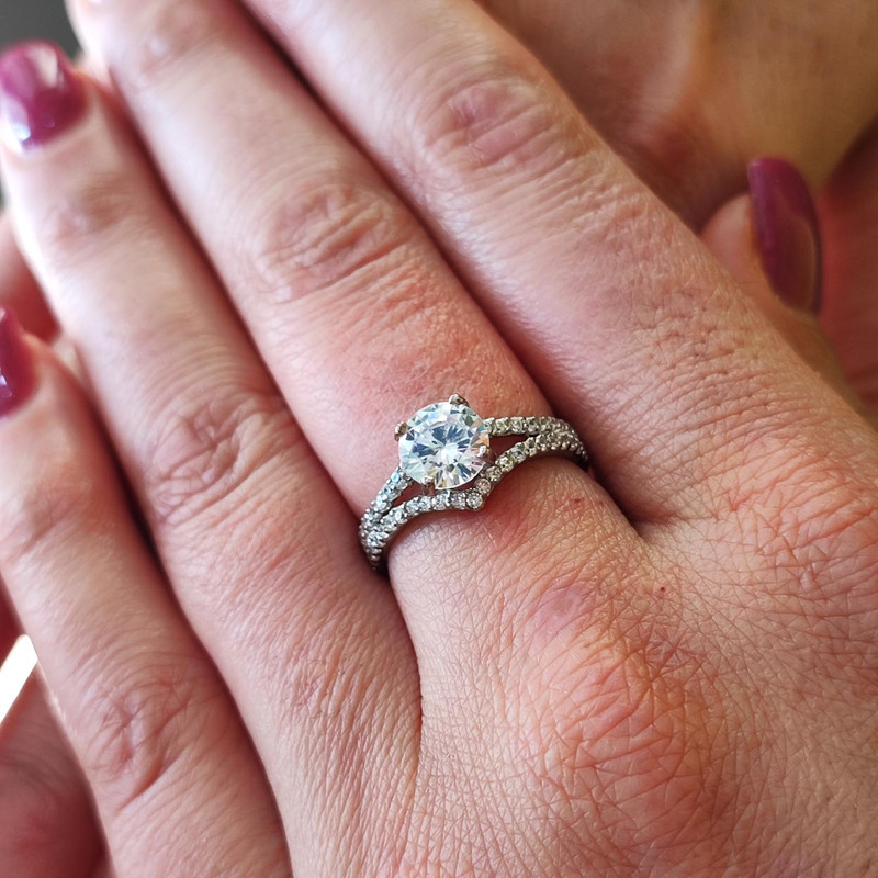 انگشتر نقره زنانه مدل جواهری سولیتر JW5065 انگشتر نقره زنانه مدل جواهری سولیتر JW5065