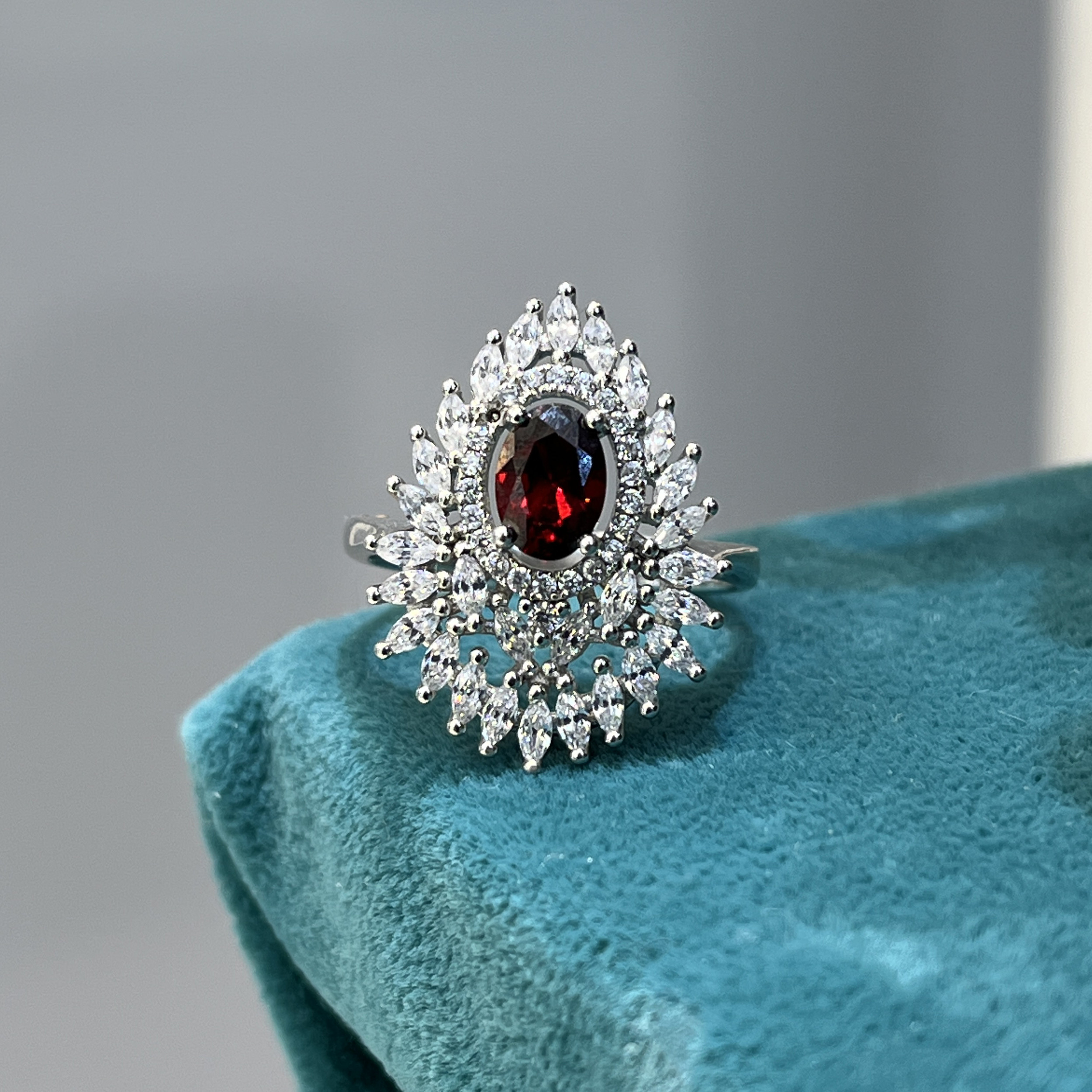 انگشتر نقره زنانه مدل رویال نگین 403-4