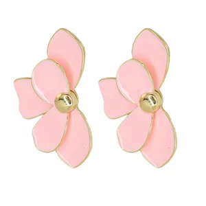 گوشواره میخی زنانه مدل گلی کد rr1139