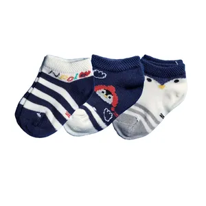 جوراب ساق کوتاه نوزادی مدل پنگوئن بسته 3 عددی 