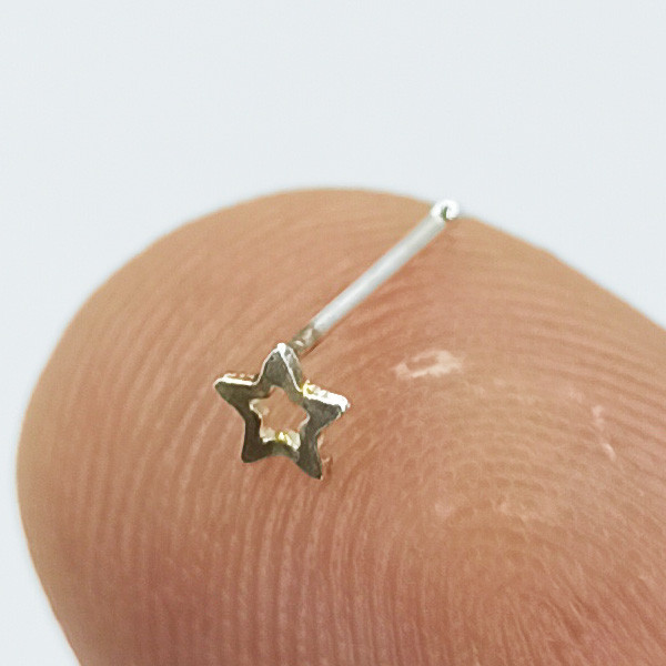 پیرسینگ نقره بینی زنانه سلین کالا مدل ستاره ce-As4