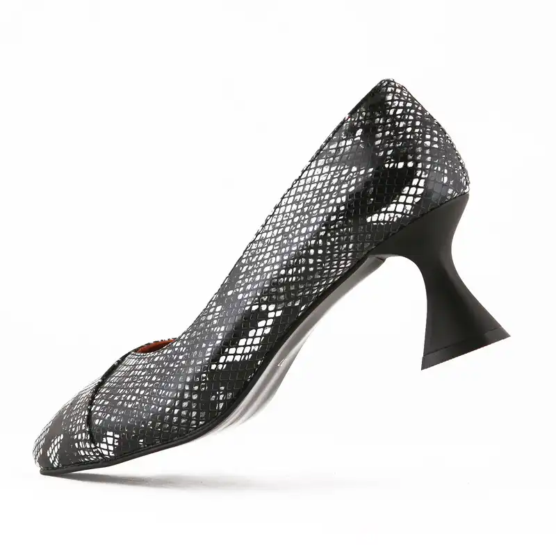 کفش زنانه چرم یلسان مدل روژین کد MSK-RZN-618-RTL