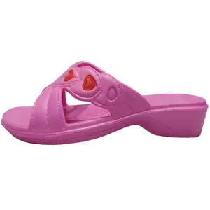 دمپایی زنانه مدل نازگل رنگ صورتی