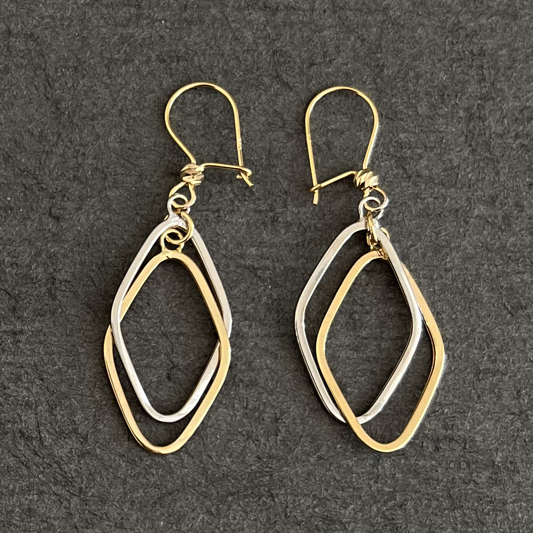 گوشواره طلا 18 عیار زنانه دوست خوب مدل Dk609