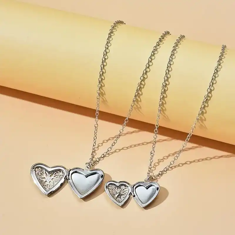 گردنبند زنانه مدل لاکت قلب کد 02