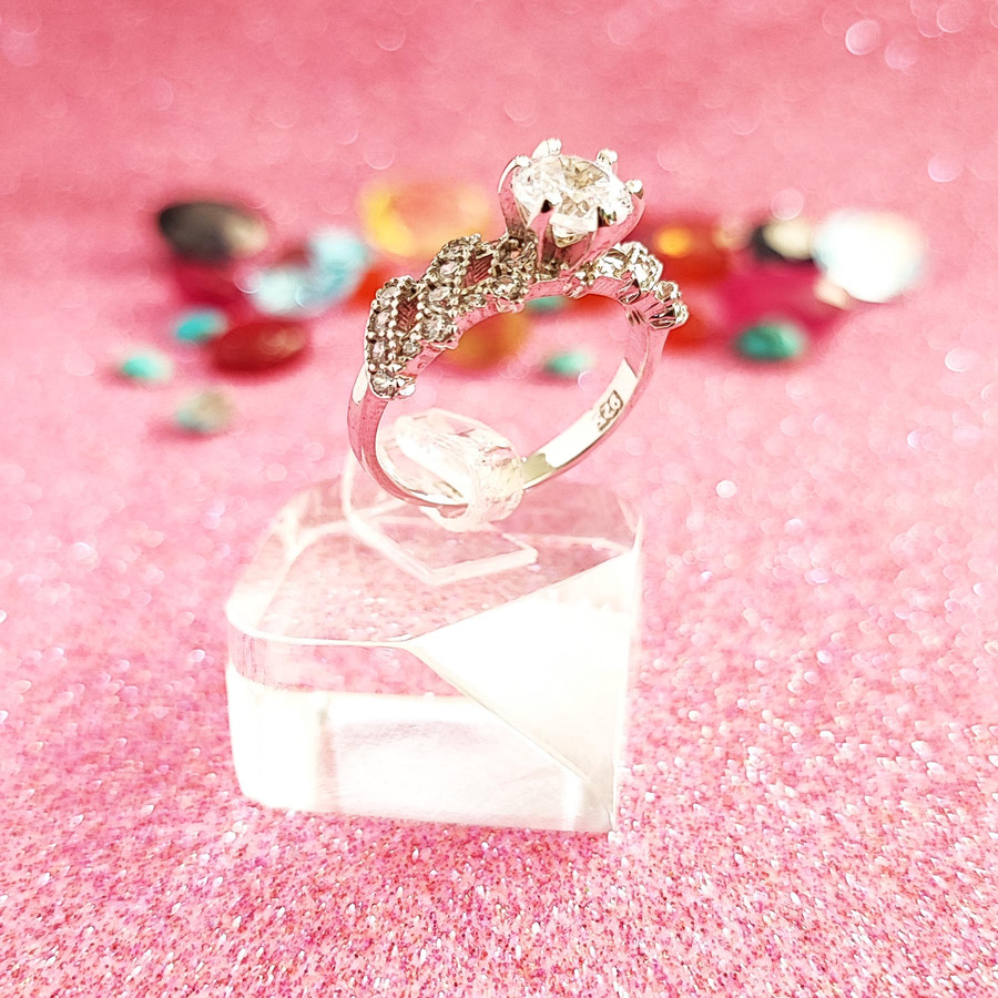 انگشتر نقره زنانه مدل جواهری سولیتر نگین دار JW5030