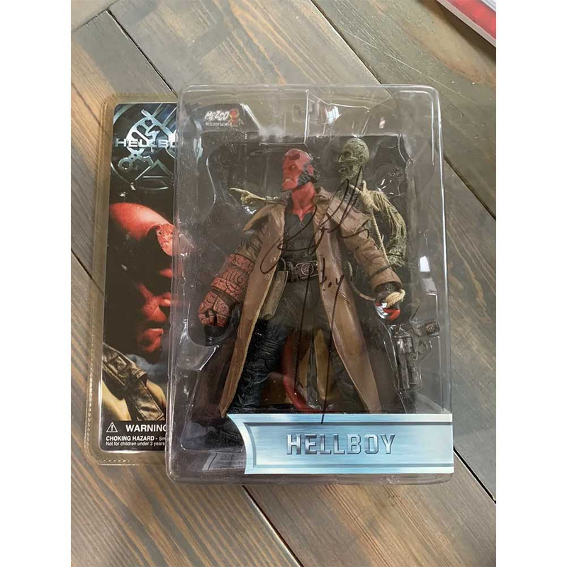 اکشن فیگور مزکو تویز مدل پسر جهنمی هل بوی طرح Hellboy Ivan Corpse مجموعه 2 عددی