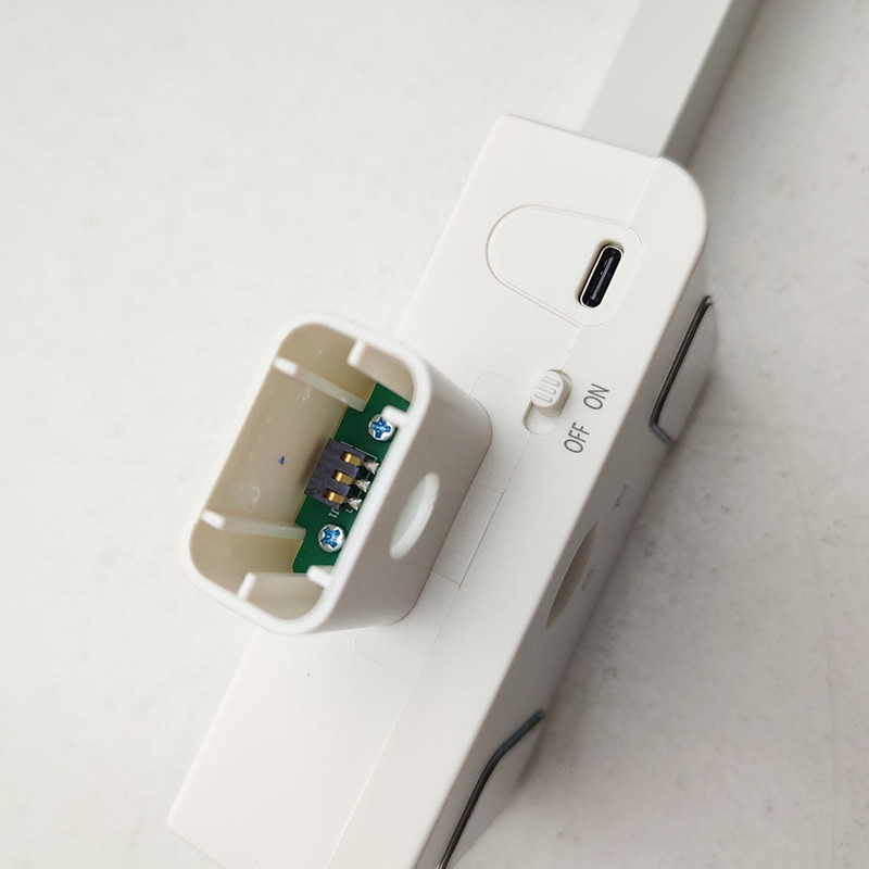 چراغ مطالعه شارژی مدل مولتی 3 حالته کد 2002