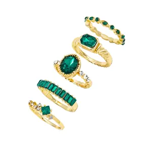 انگشتر زنانه مدل نگین زمرد مجموعه 5 عددی