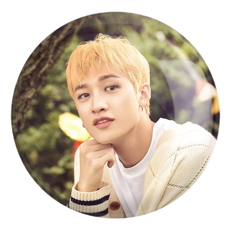 پیکسل خندالو طرح بنگ چان گروه استری کیدز Stray Kids کد 11871 مدل بزرگ