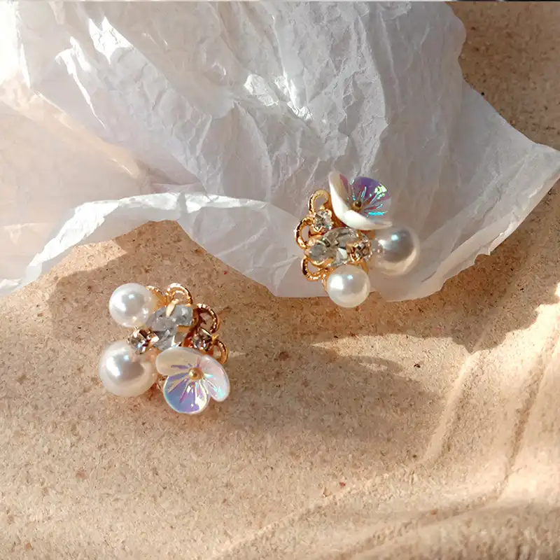 گوشواره زنانه مدل شکوفه مروارید کد 00705