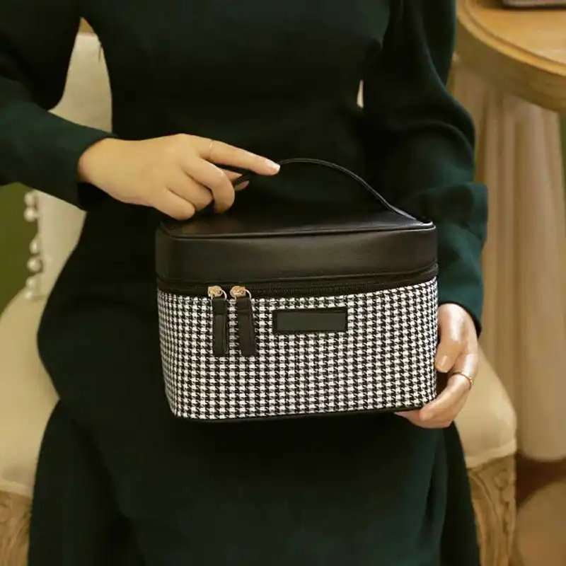 کیف لوازم آرایش زنانه مدل SH-J41