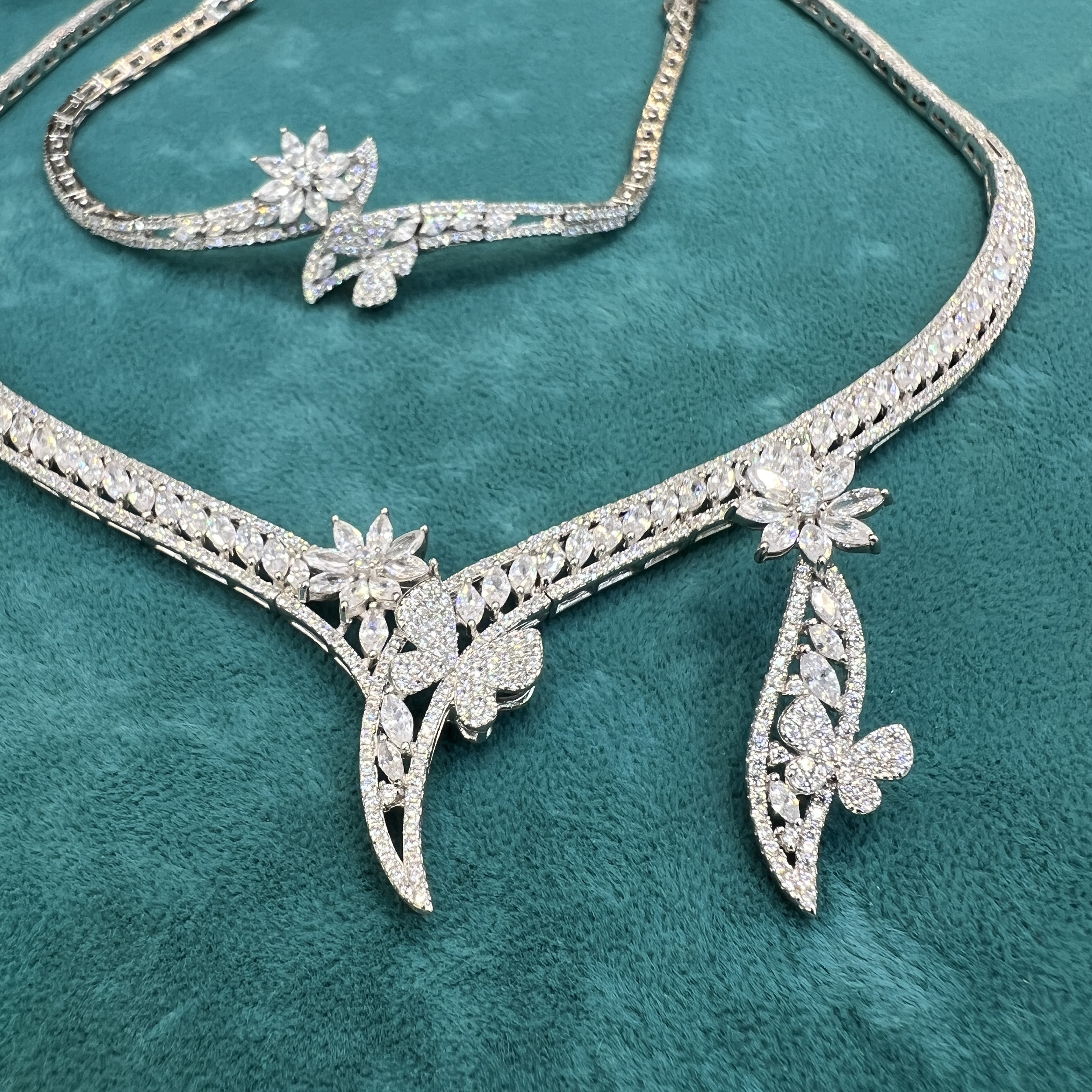 نیم ست نقره زنانه مدل سوپر لوکس جواهری مزین به روکش طلا 40-25