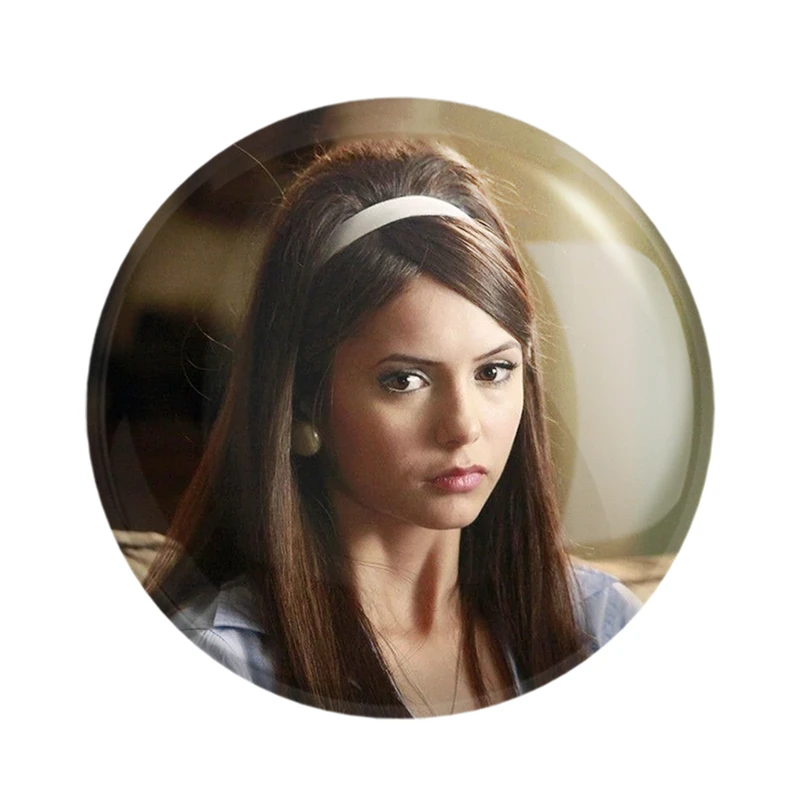 مگنت خندالو مدل الینا گیلبرت خاطرات یک خون آشام The Vampire Diaries  کد 20280