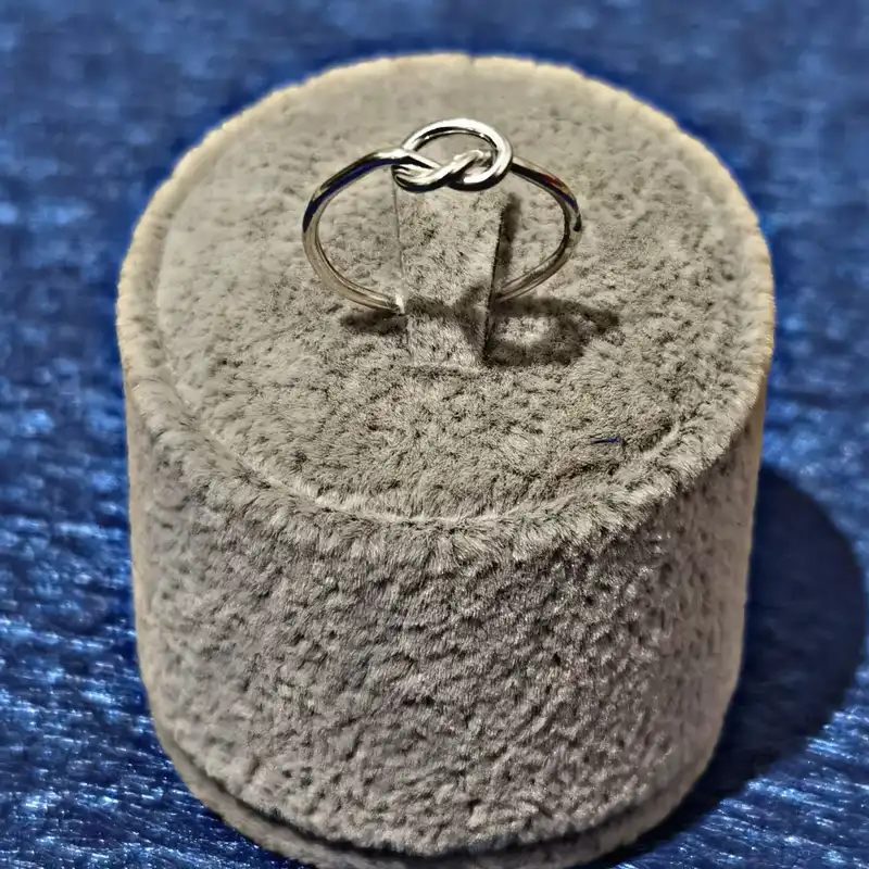 انگشتر نقره زنانه مدل گره H07