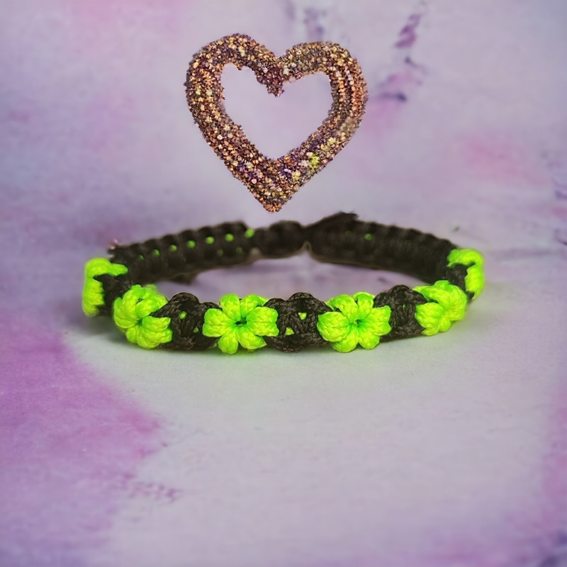 دستبند زنانه مدل بافت گل مینیمایز دستبند زنانه مدل بافت گل مینیمایز