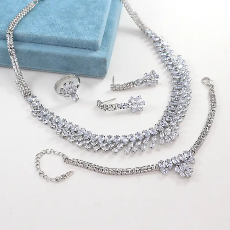 ست زنانه مدل عروس کد AA231