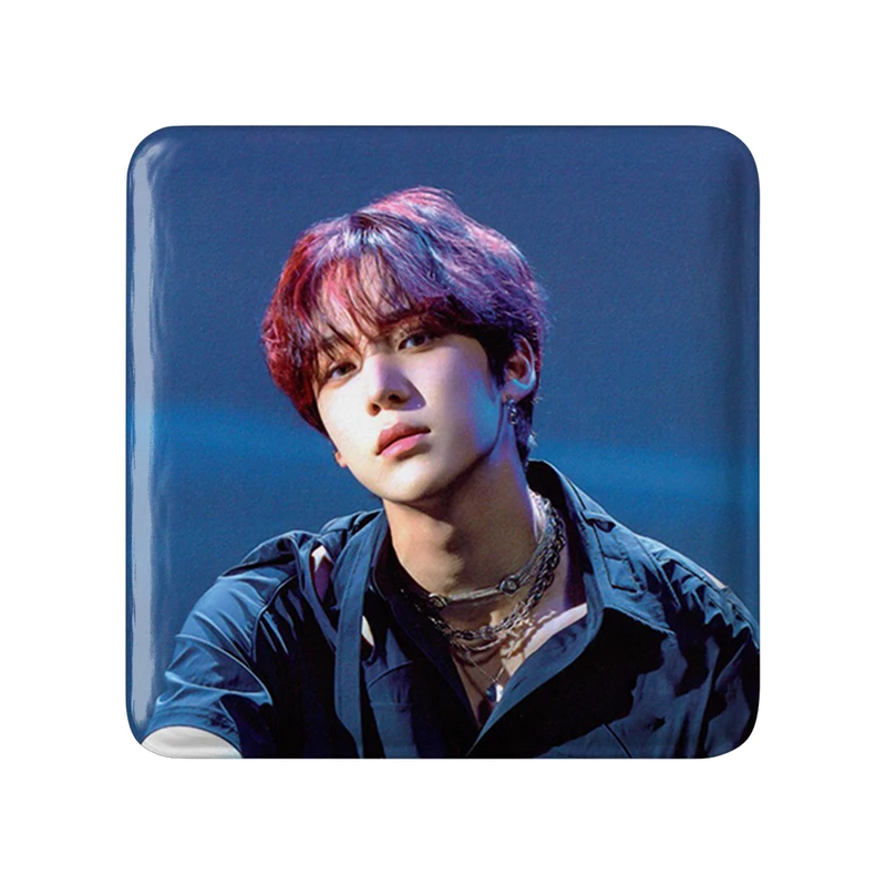 مگنت خندالو طرح یونهو گروه ایتیز ATEEZ  مدل مربعی کد 21220