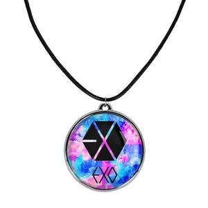 گردنبند خندالو مدل گروه اکسو EXO کد 10341032