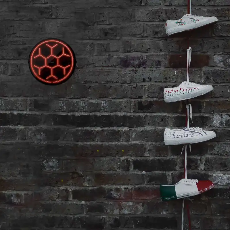 چراغ دیواری نئون دیزاین مدل Soccer-Ball-BL_RD