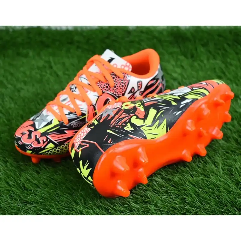 کفش فوتبال مردانه مدل استوک دار