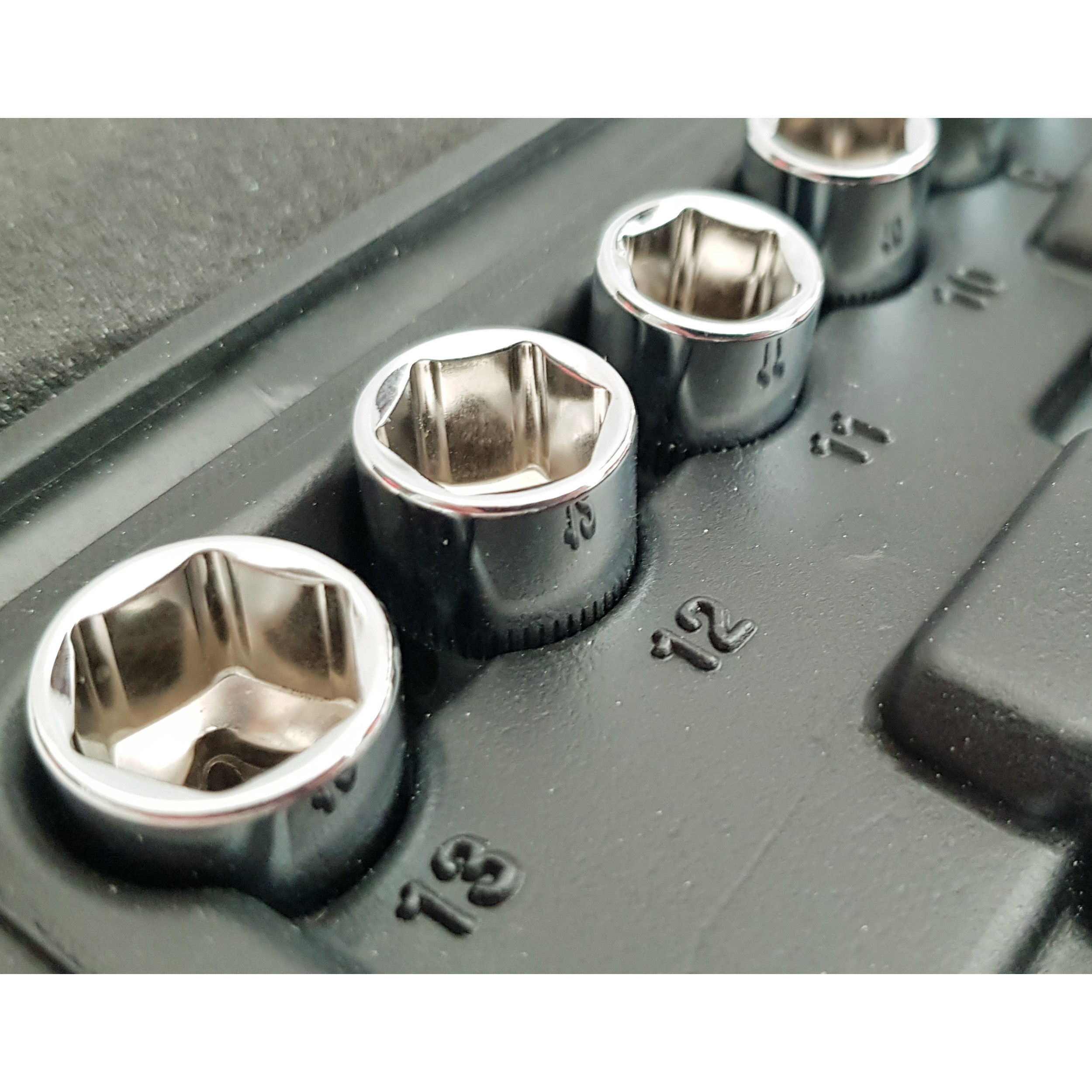 مجموعه ابزار 17 عددی داناکو مدل DX3906217 مجموعه ابزار 17 عددی داناکو مدل DX3906217