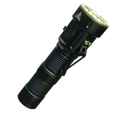 چراغ قوه دستی یئماو مدل YM-F883x با نور مهتابی