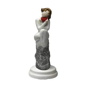 مجسمه مدل صبوری