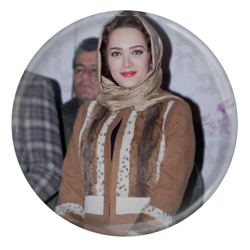 مگنت طرح بهنوش طباطبایی مدل S8384 