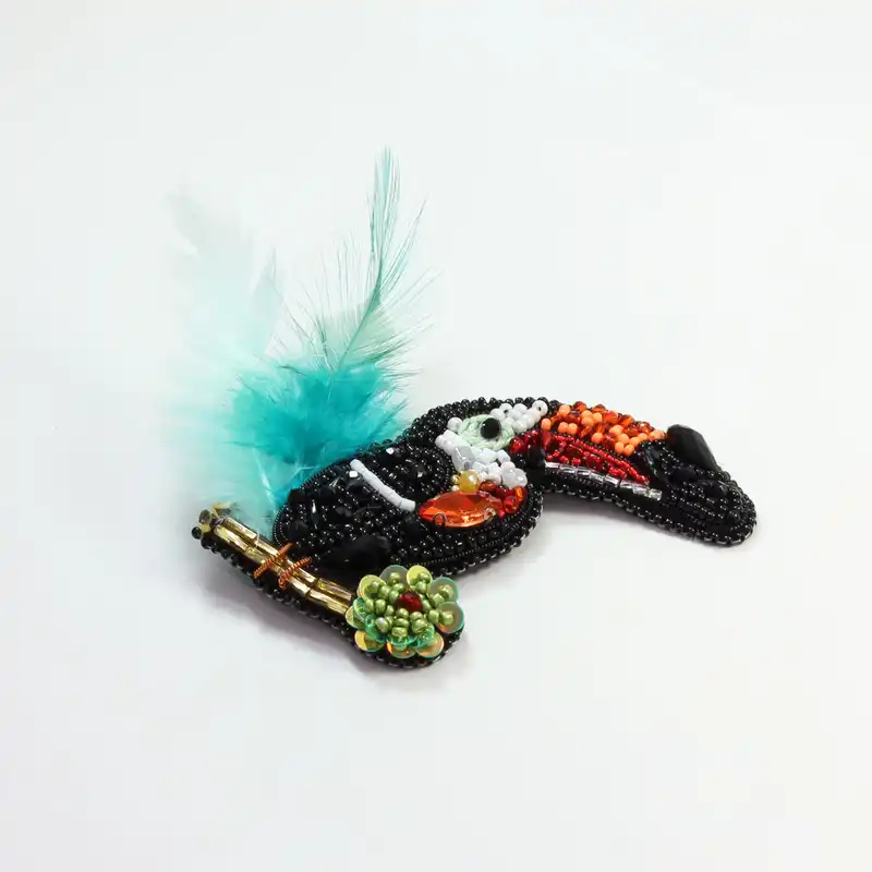 سنجاق سینه زنانه مدل جواهردوزی کد mo1