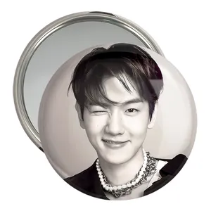 آینه جیبی خندالو مدل بکهیون گروه اکسو EXO  کد 16784