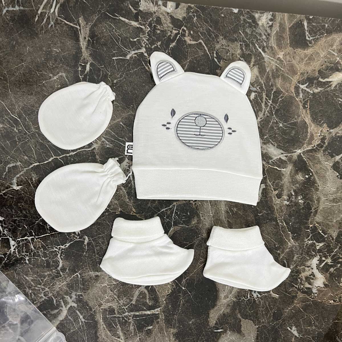ست کلاه و دستکش و پاپوش نوزادی مادرکر مدل BabyCat -  - 3