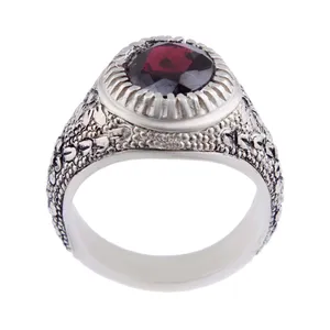 انگشتر نقره مردانه مدل بازرگانی میلادی یاقوت سرخ تراش جواهری رکاب دست ساز کد AM_2627