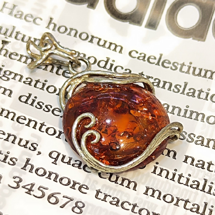 آویز گردنبند نقره زنانه مدل صمغ کهربا کد 4100