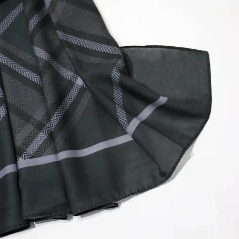 شال زنانه مدل نخی طرح لوزی کد 2887