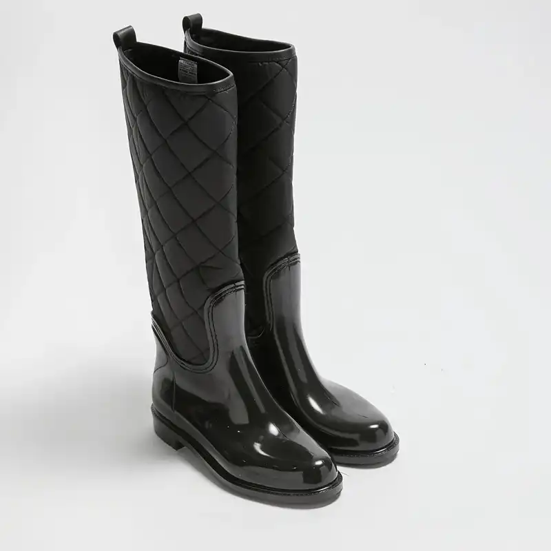 بوت زنانه ال سی وایکیکی مدل طبی میکرو پلار