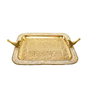 شیرینی خوری برنجی مدل  قلم زنی دسته دار طرح پرنده باروکش صدف دریایی کد 6810