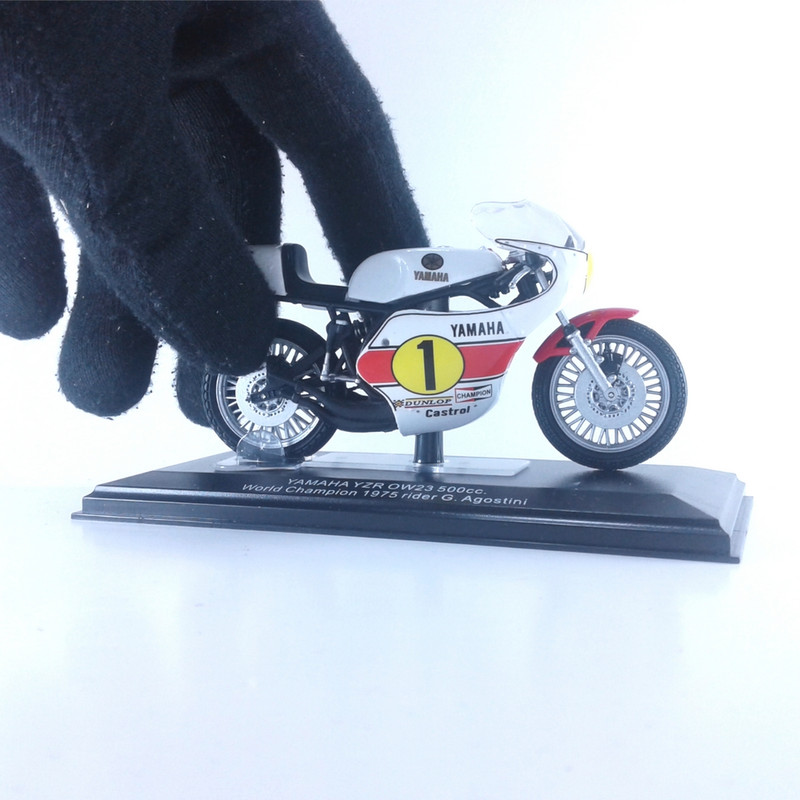 موتور بازی مدل Yamaha YZR World Champion 1975