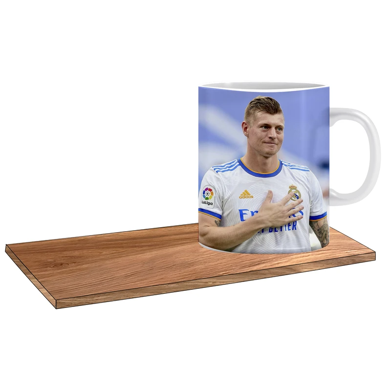 ماگ ال ایکس پی طرح فوتبالی تونی کروس کد 295 به همراه زیر لیوانی