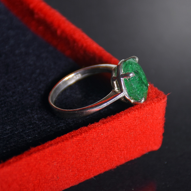 انگشتر نقره زنانه نقره جات لطفی مدل زمرد کد ANZS02E04 انگشتر نقره زنانه نقره جات لطفی مدل زمرد کد ANZS02E04